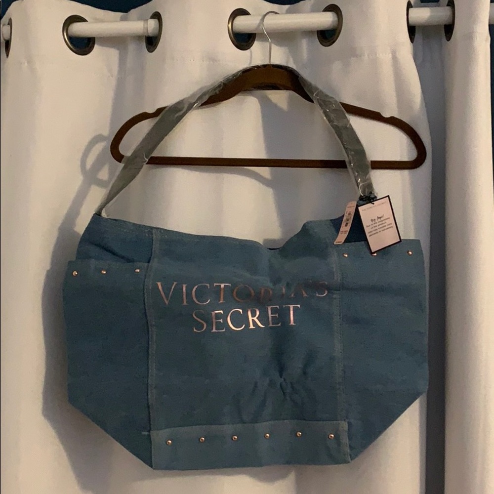Gym /yoga Victoria Secrets. Denim shoulder Bag